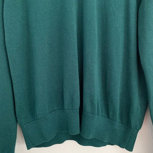 Lands End solid green v-neck men’s medium long sleeve lightweight sweater - Picture 3 of 6